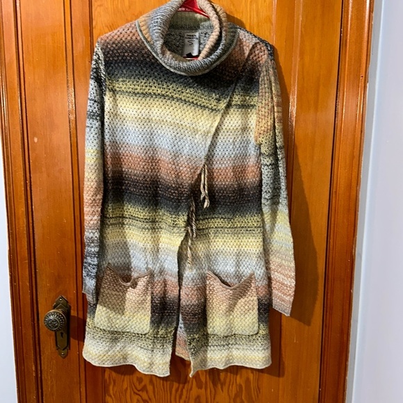 Fashion concepts sweater size small. - Picture 1 of 4